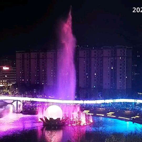 〆农村⼩伙不轻浮ゝ