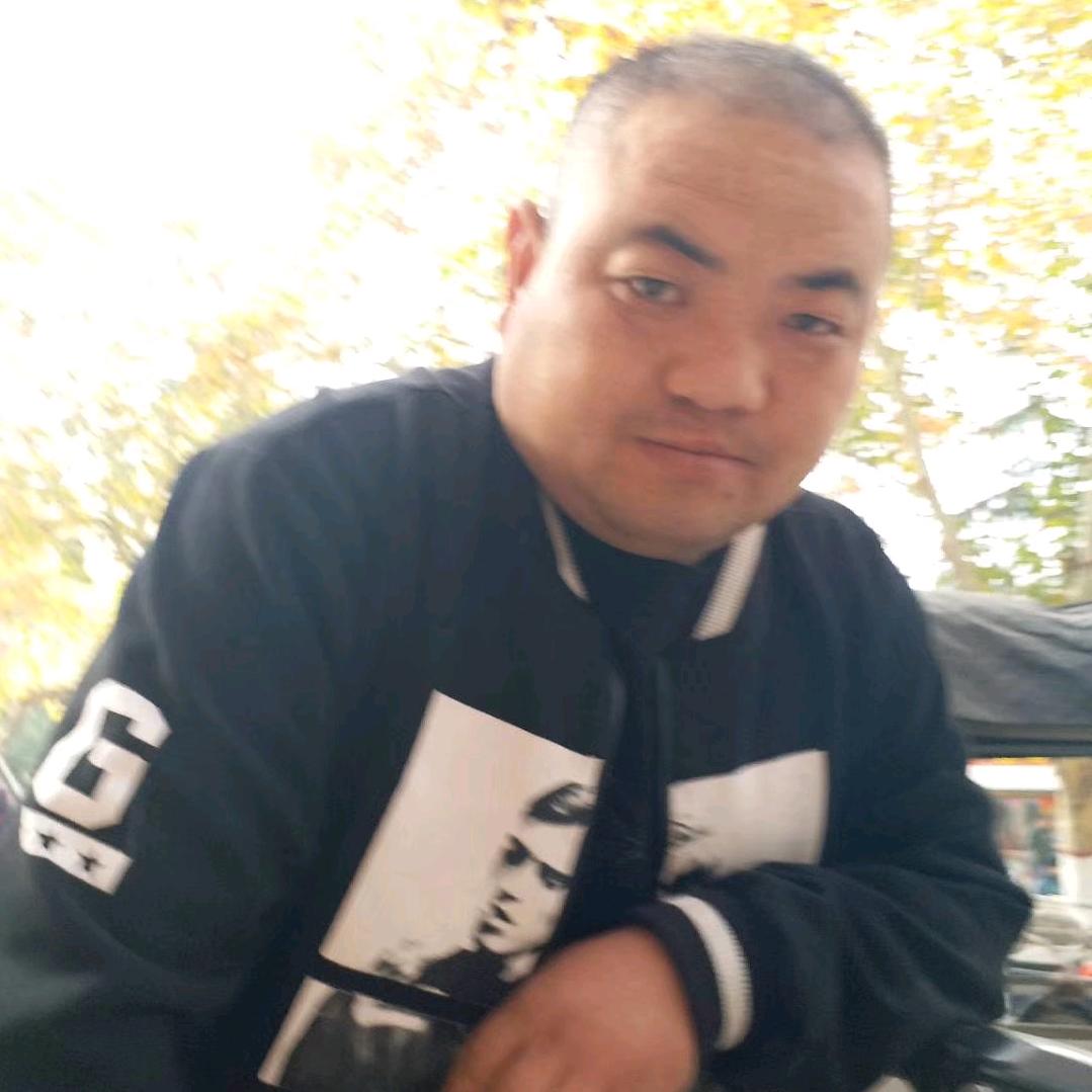 小朋友的胖男孩