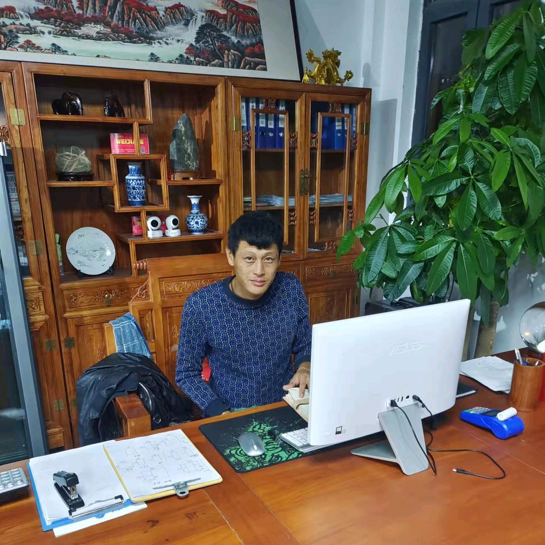 专业安装大玻璃。