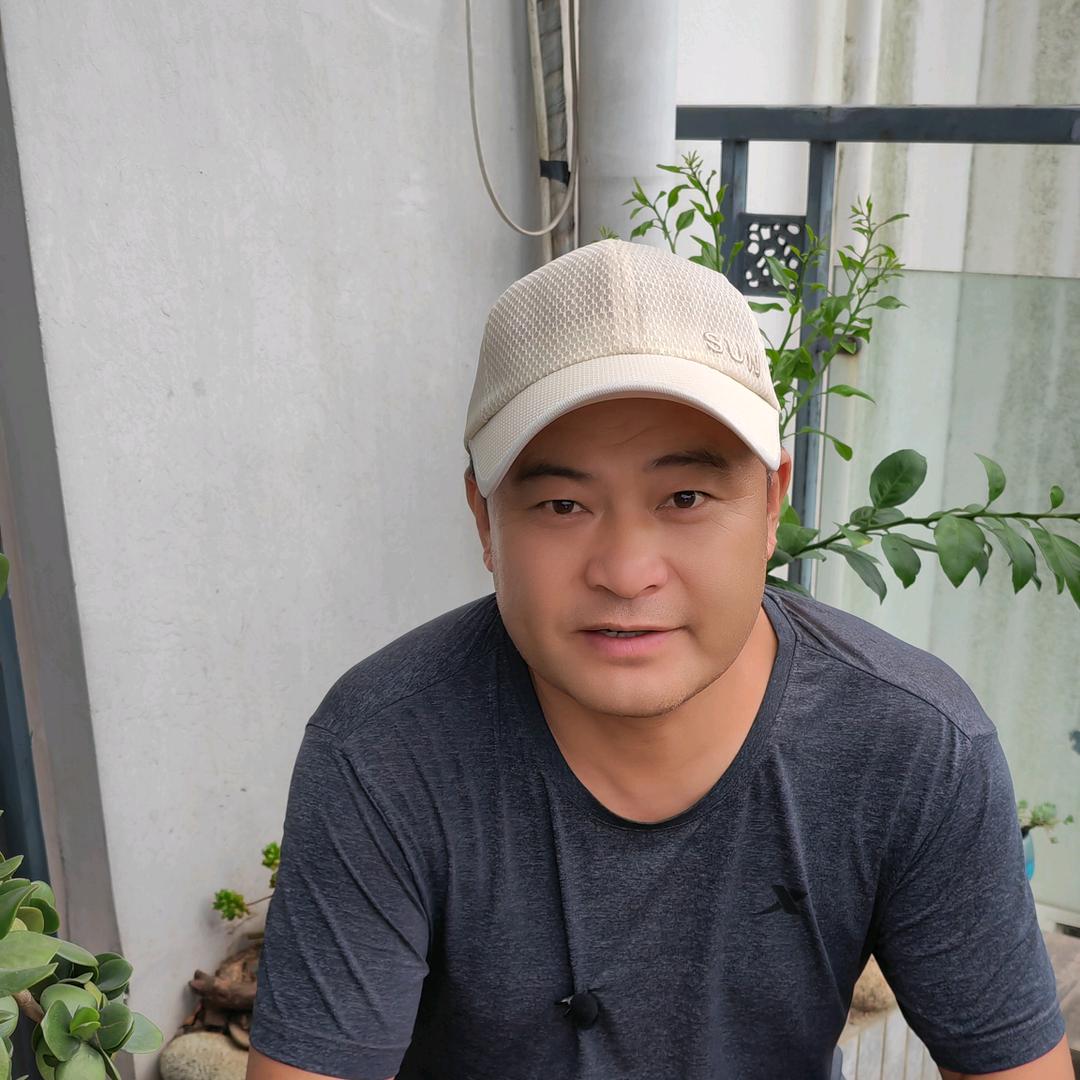迪拜技术团队朱荣全（带徒弟）
