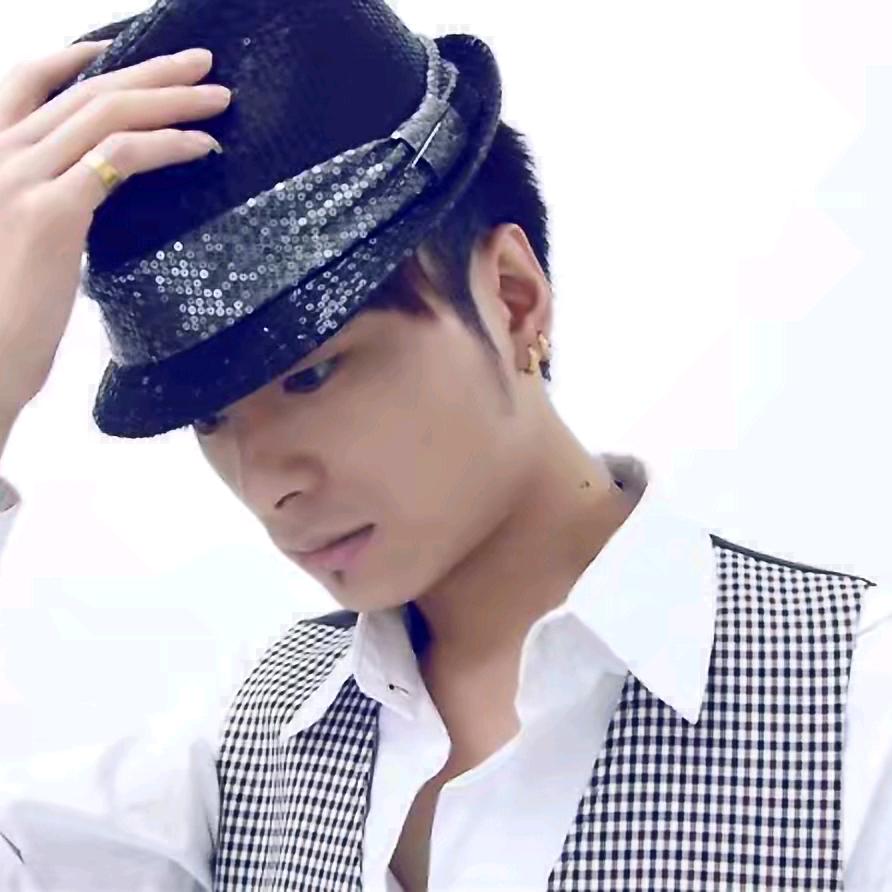 阿伟《天子造型》