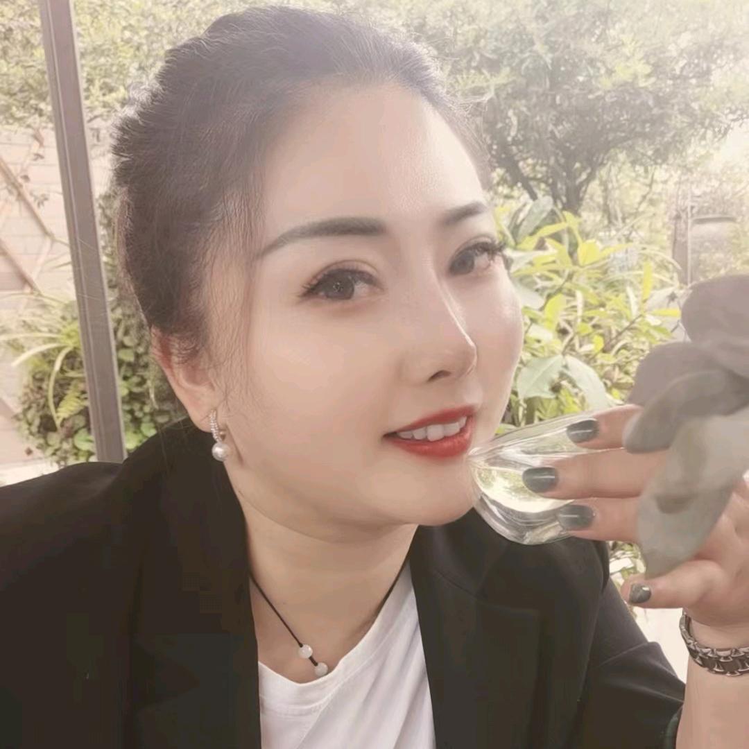 买果果的小黄