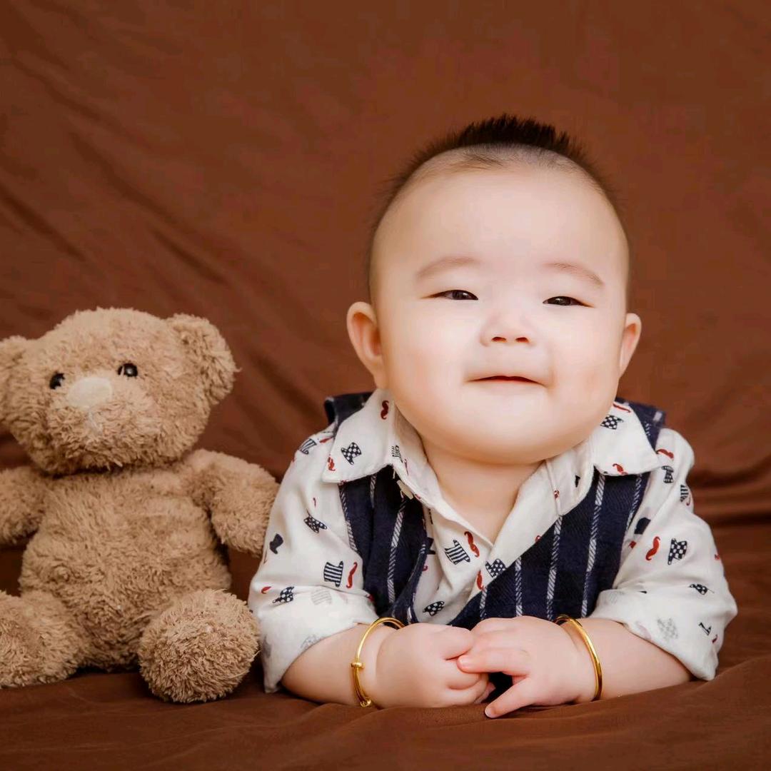 王(｢･ω･)｢䒚