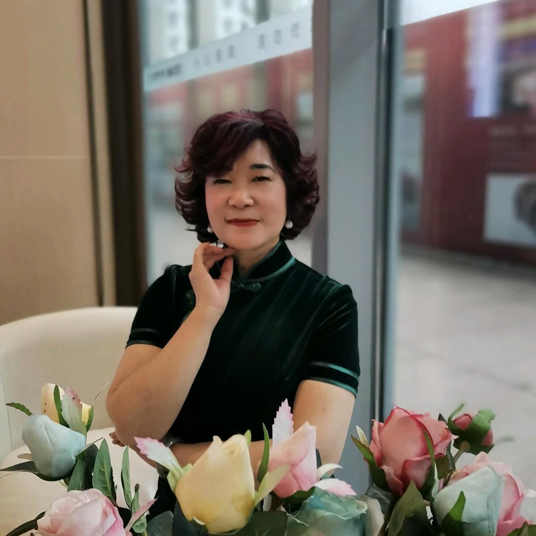 姚 三 姐