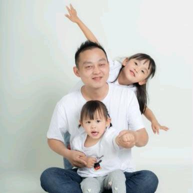 小剑爸比带二宝逛南昌