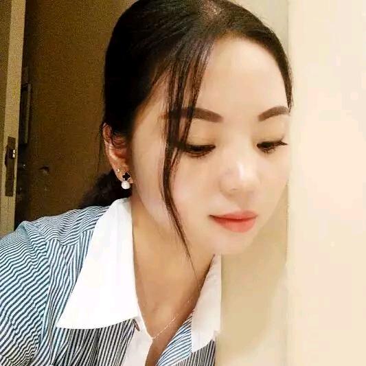 " 倔强女生i"