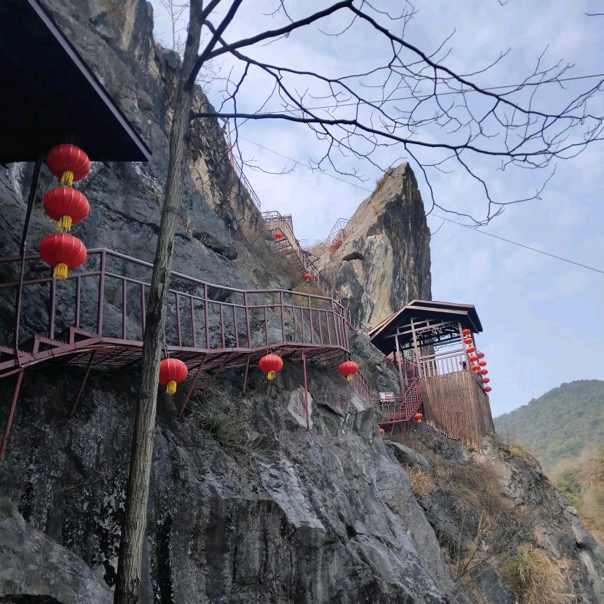 路就在脚下☀️光明就在前方