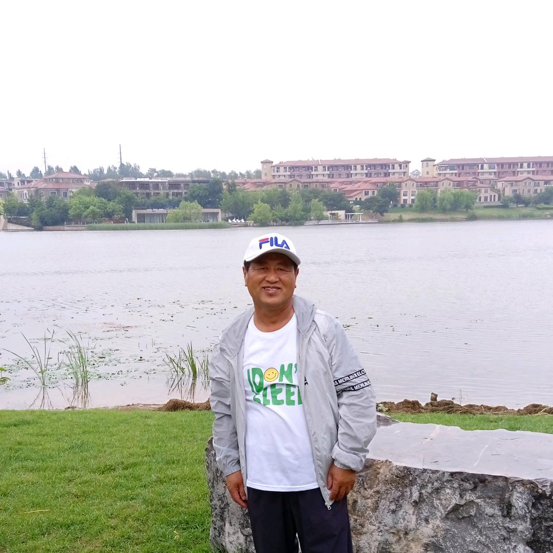 幸福快乐的小老头