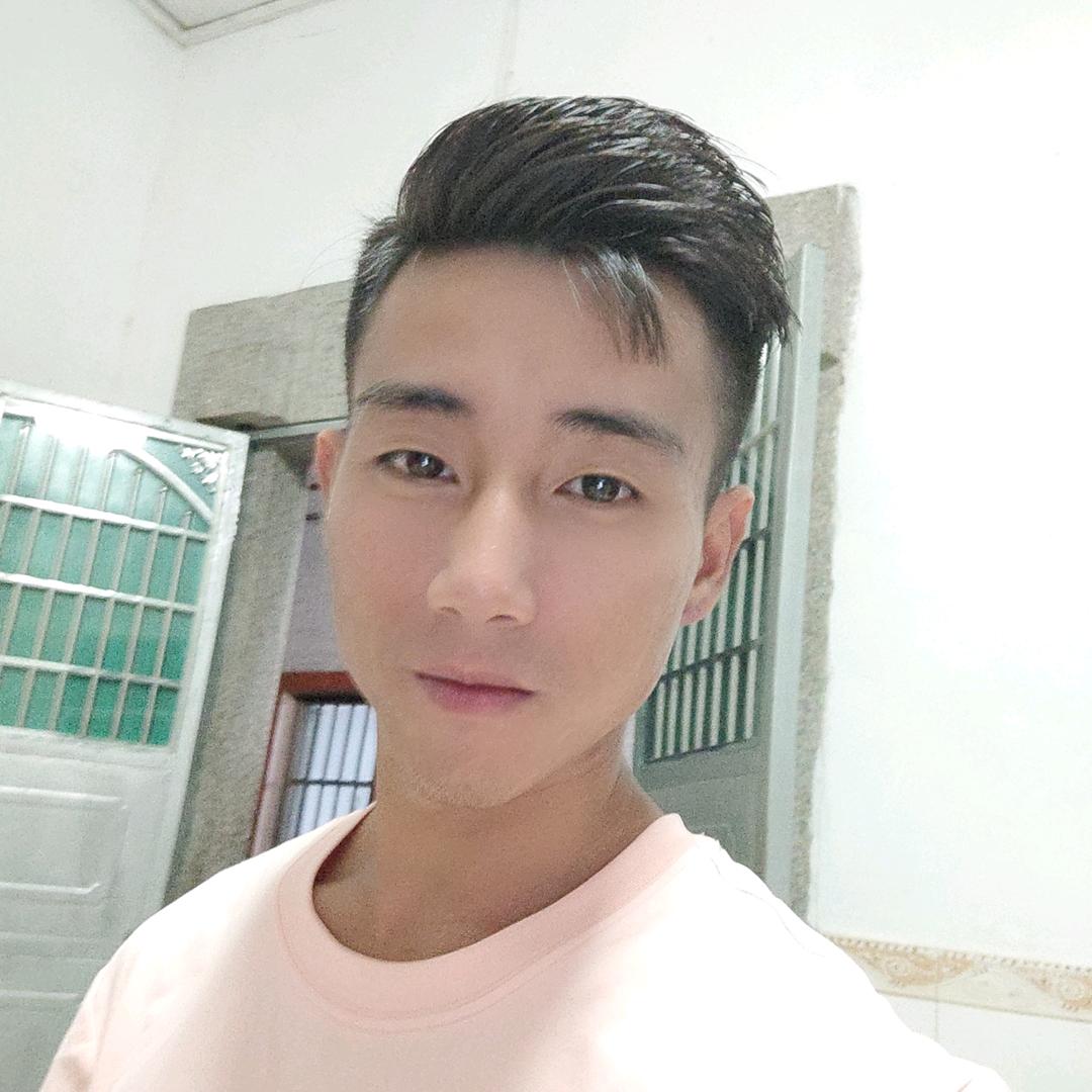 农村摆摊小伙