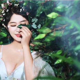 👑  Anna 安娜。