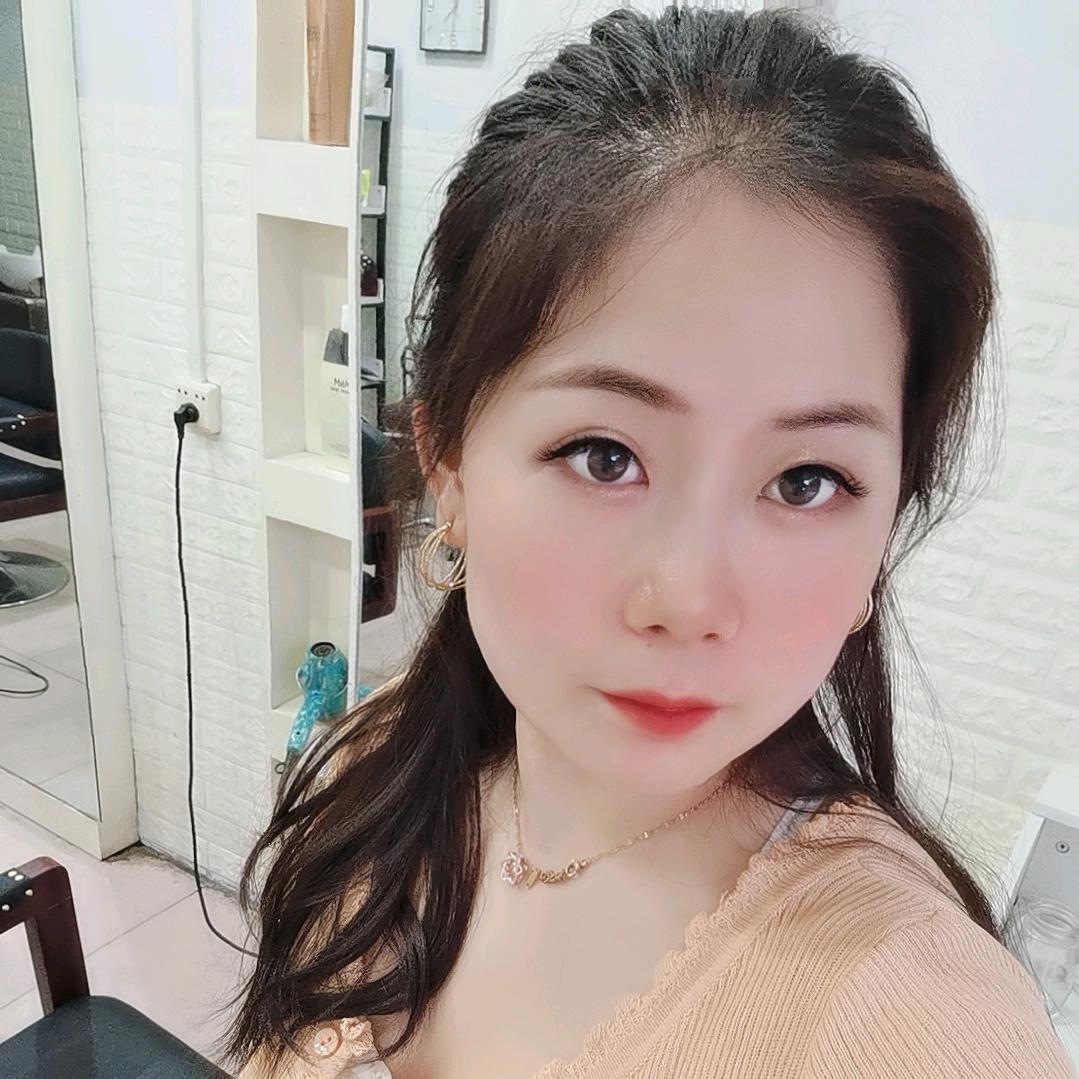 故县集贸市场《辉辉精剪》