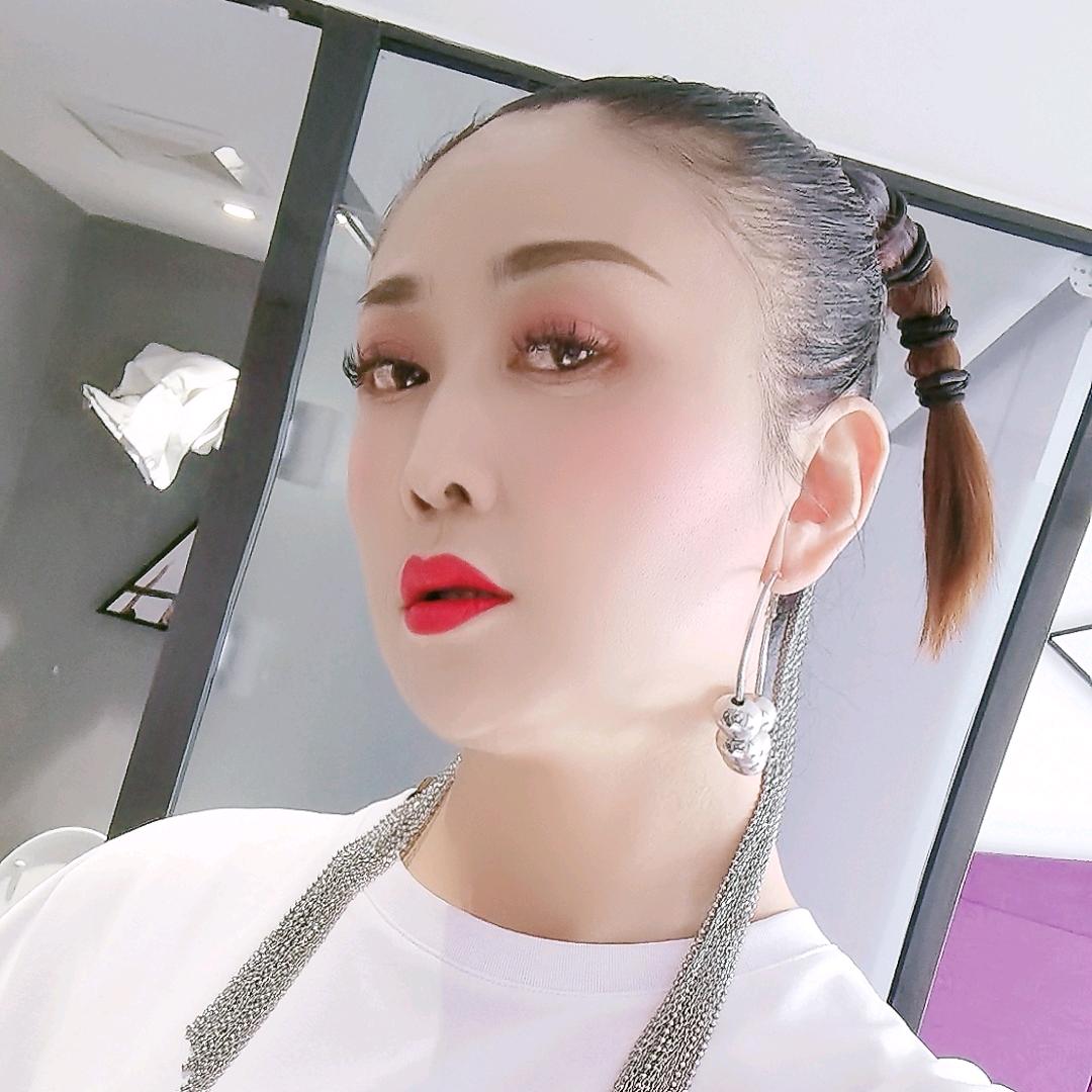 素颜的师疯子