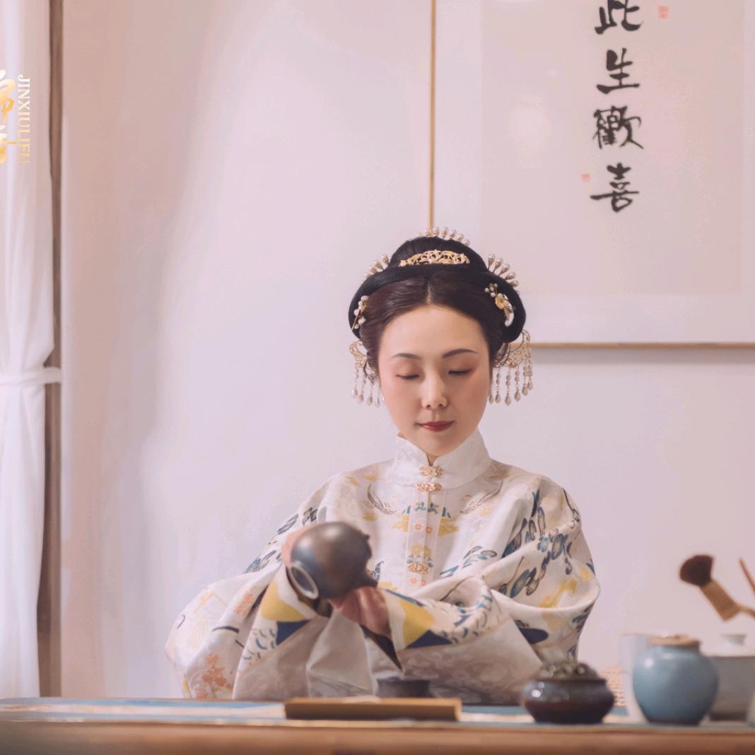 京口区锦绣婚庆礼服会馆