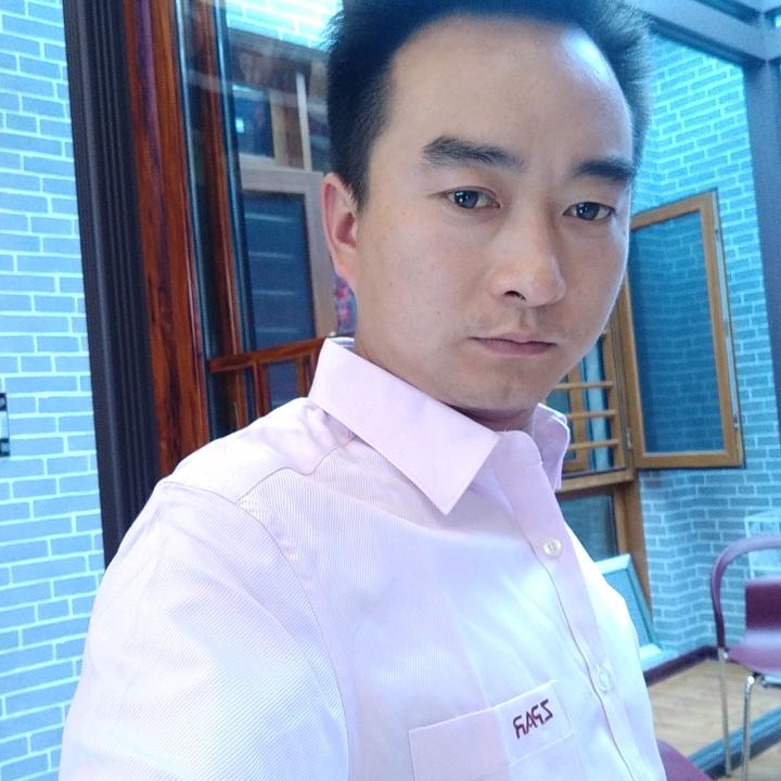 我不敢说自己一生都会喜欢你，至少还有你