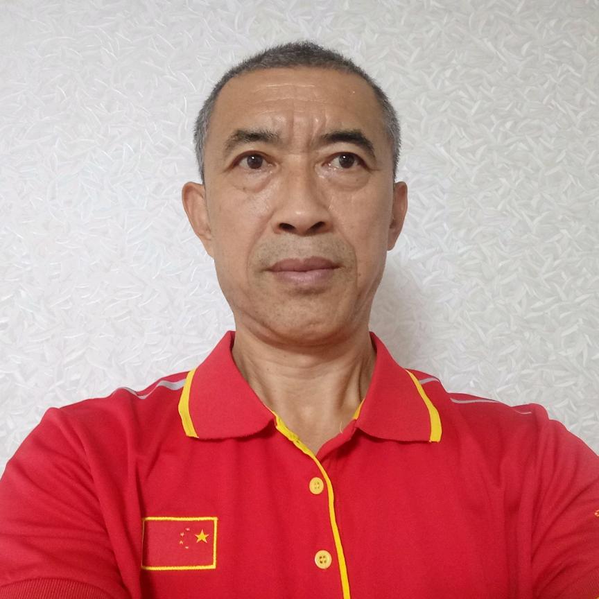爱打球的老小伙