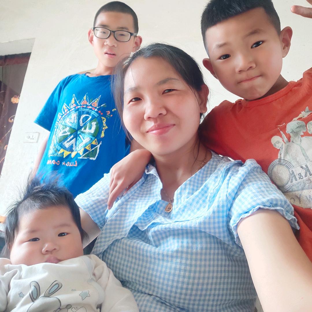 自然灿烂的笑容