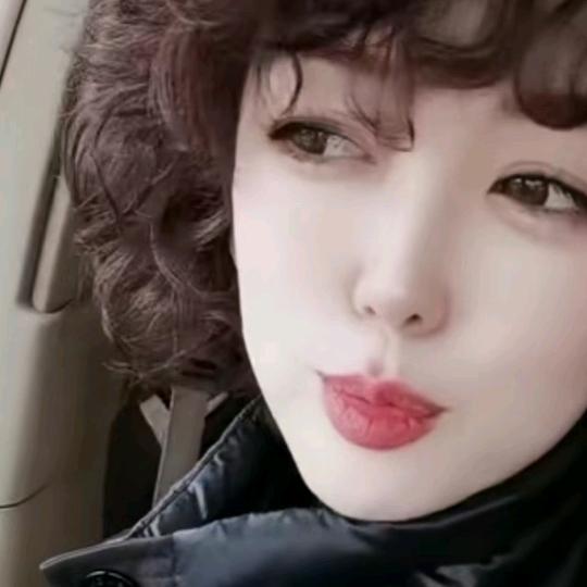 @快乐二姐😂《请勿连赞》