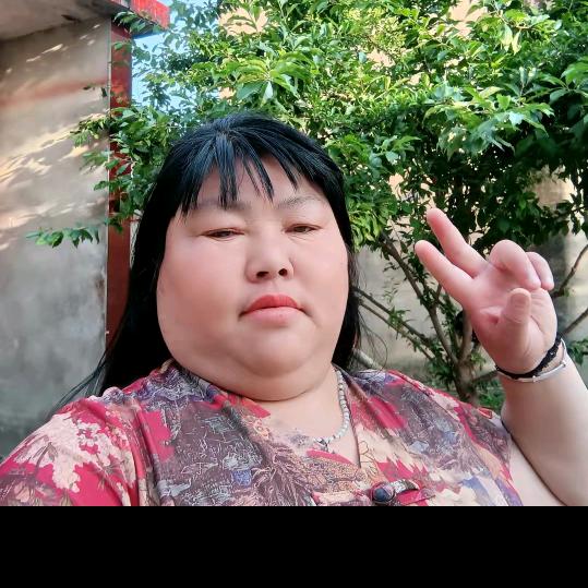 王丽(爱唱戏)