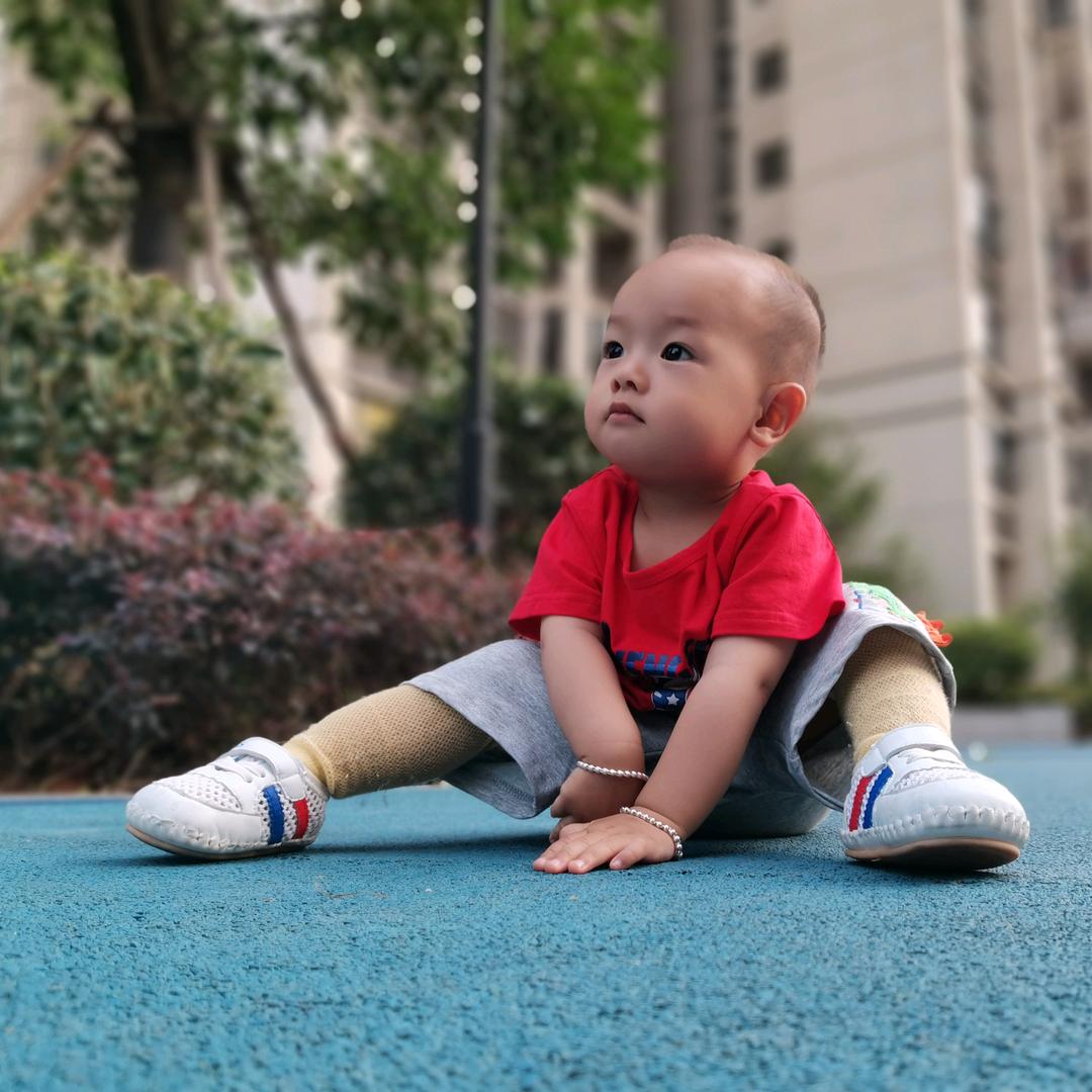 栗宝爱吃饭
