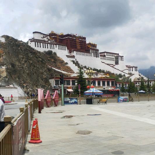 励志前行（全案定制家具安装）