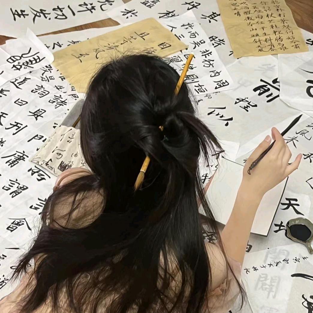 会吹牛逼炮的小丸子🌈