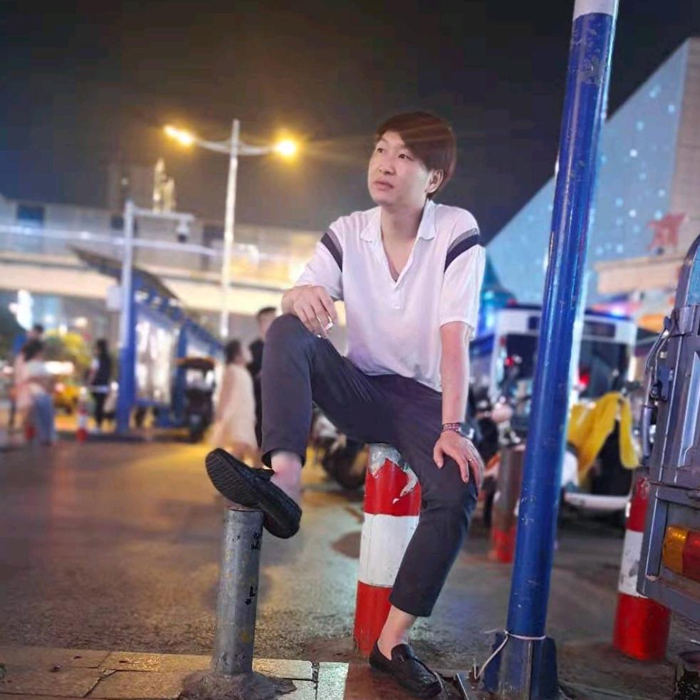 哥以不是以前的╭(╯鸡哥╰)╮