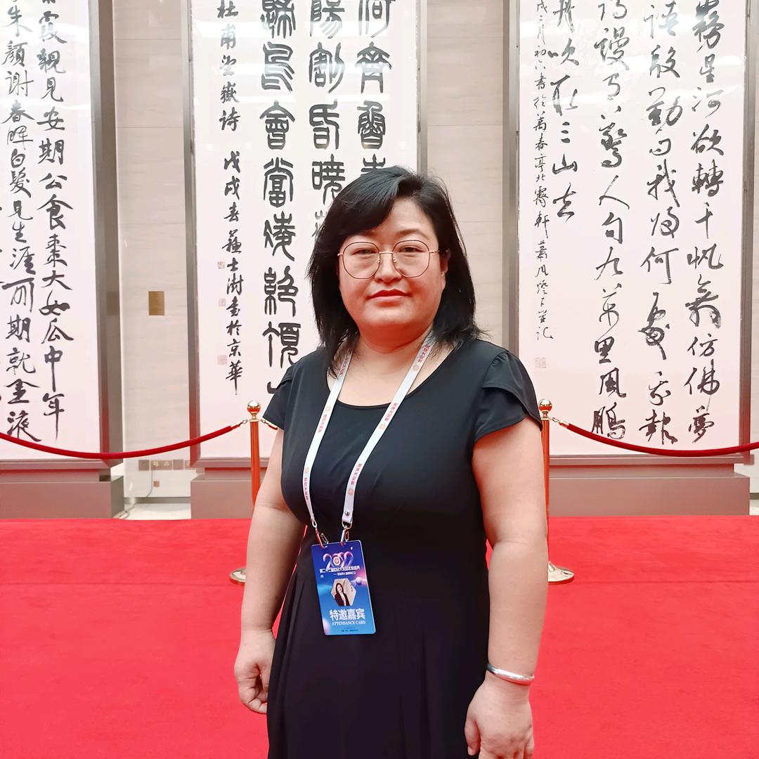 郭鸿雁油画肖像订制