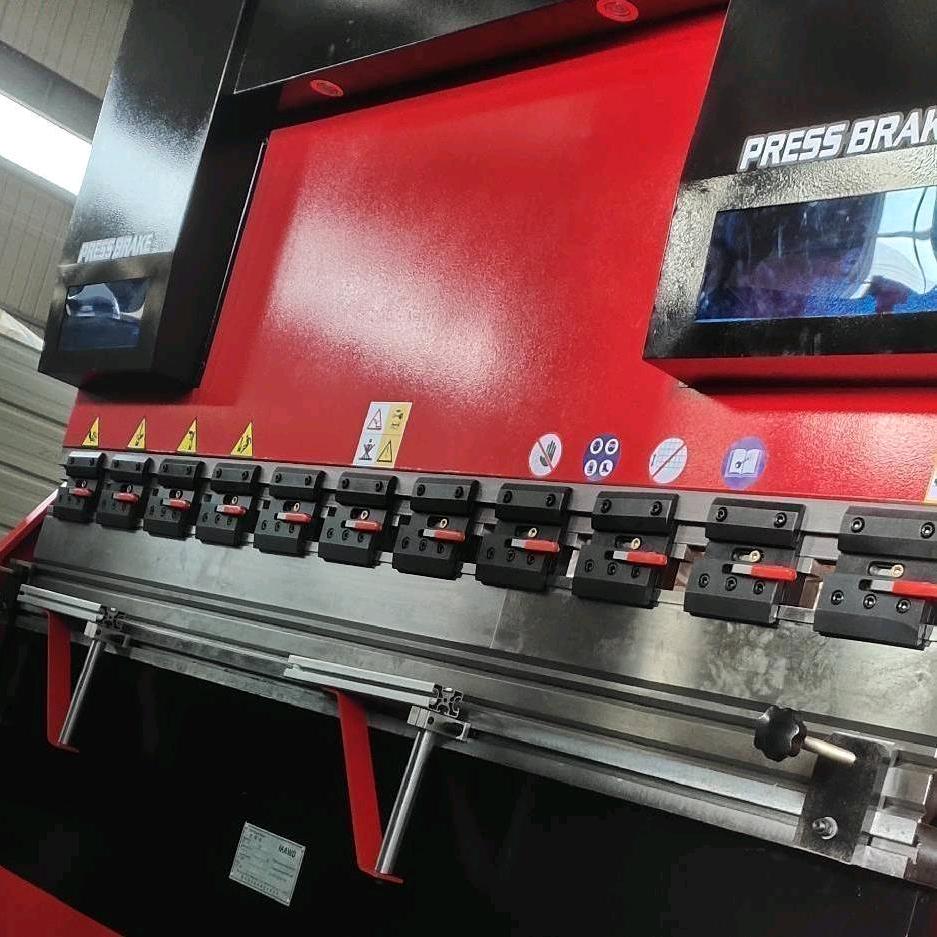 二手折弯机小吴