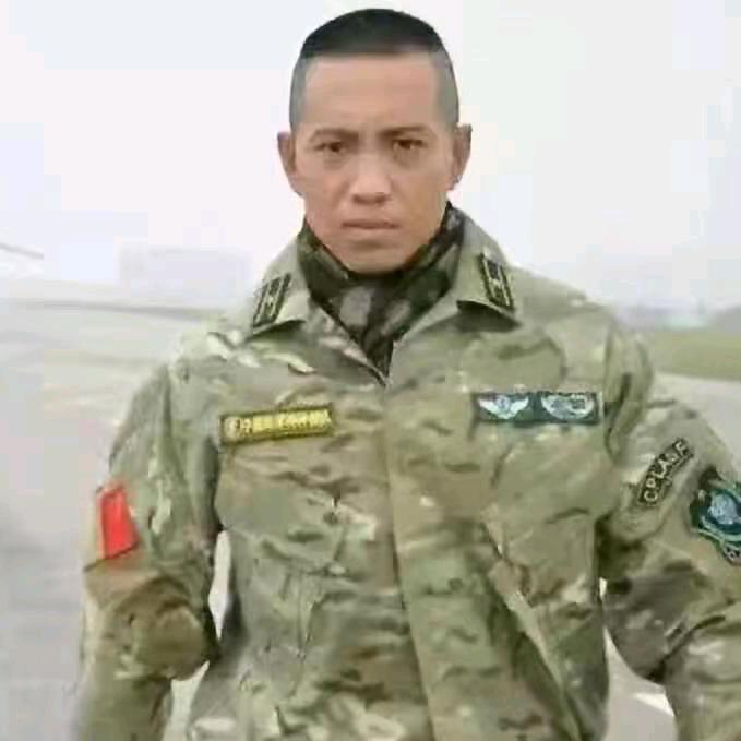 @执笔画少年
