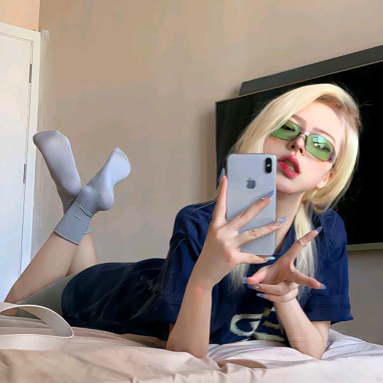 睡不着的猫猫🌷