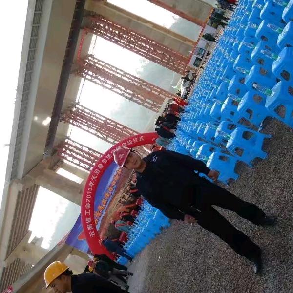 承接边坡挂网喷浆，客土喷播，