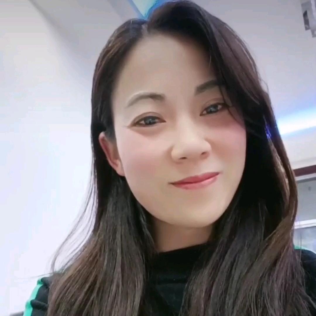 泌阳《馨雅窗帘布艺》何婷