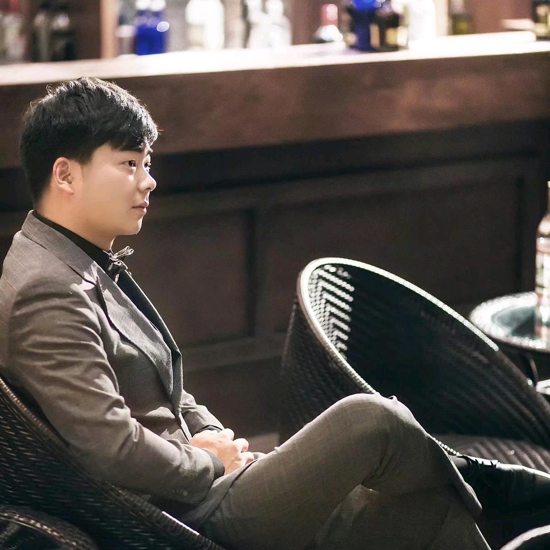 洛阳二手挖掘机买卖-马顺峰