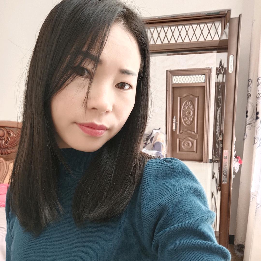 挖山货的小妹