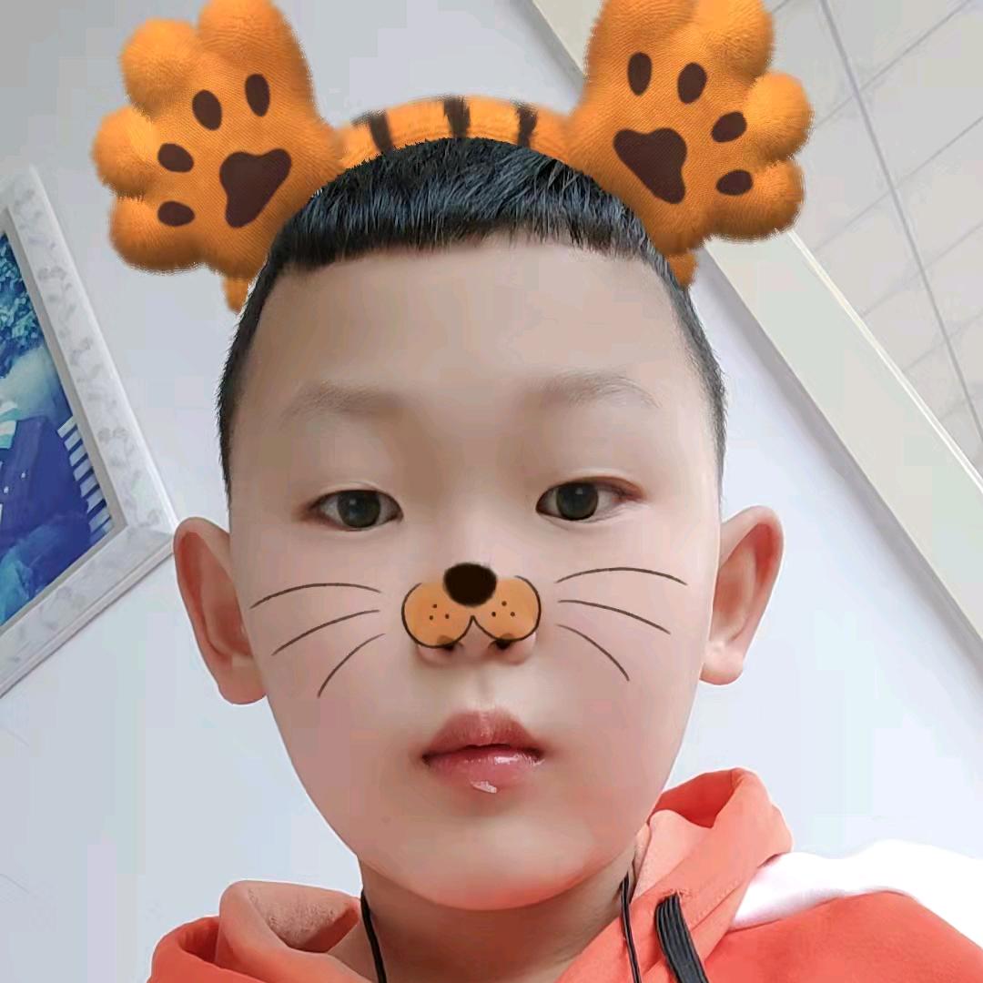 蹦哒小小