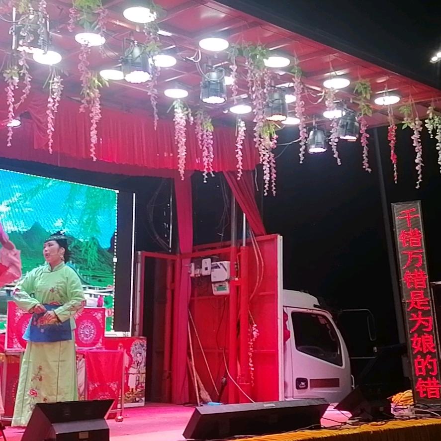 文艺生产两头抓，