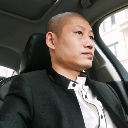 刘明亮