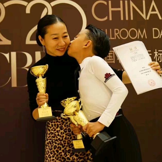 春小七