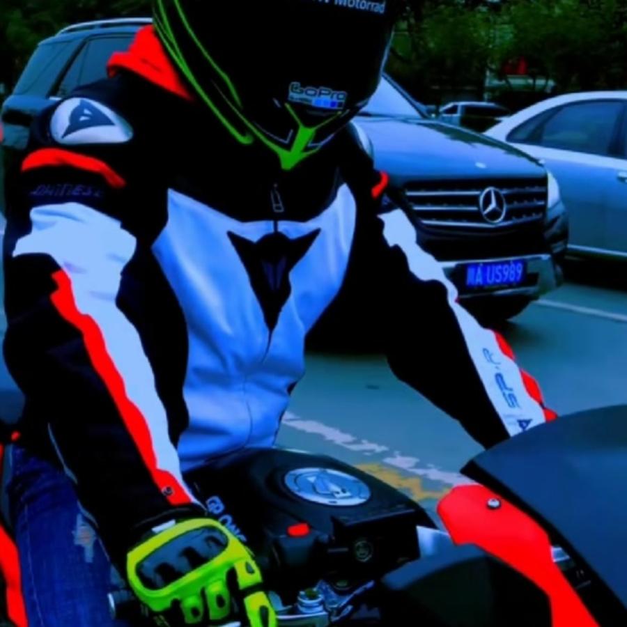 机车，，阳光男孩！！！！