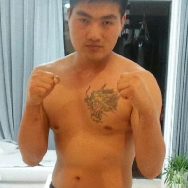 一米八的帅哥😊街斗拳王