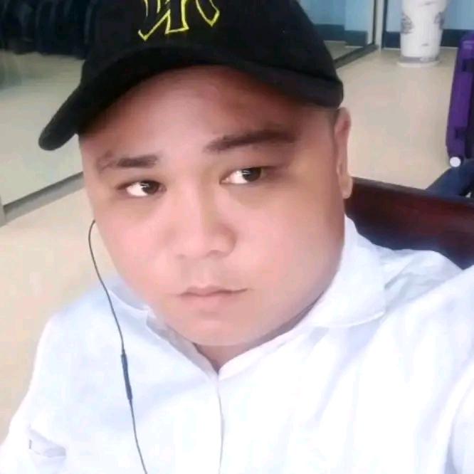 李  阳