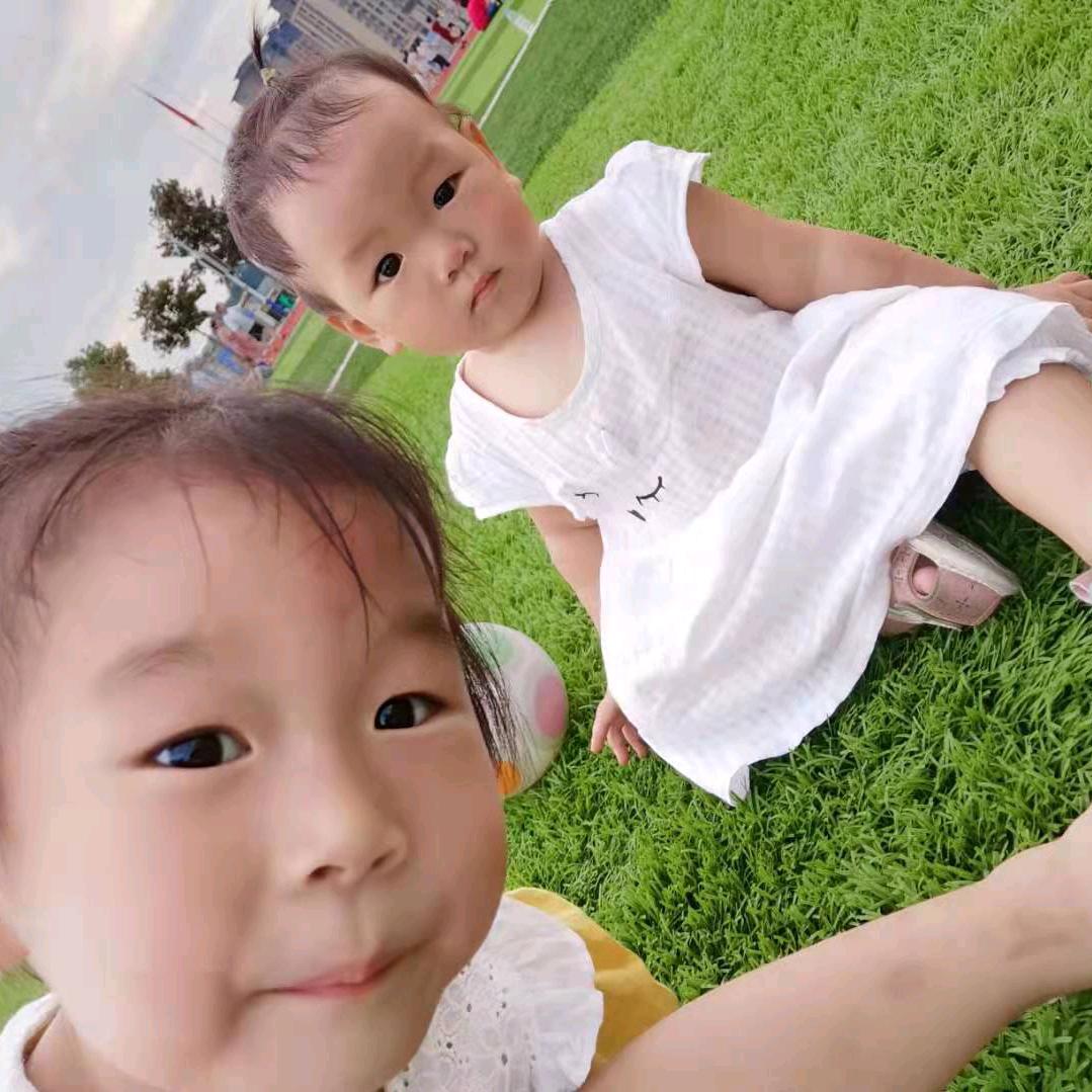 王霞
