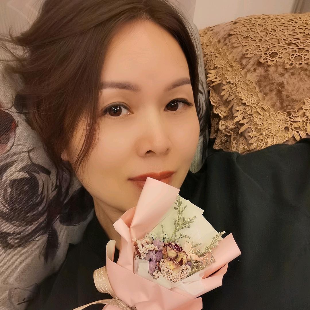 英子