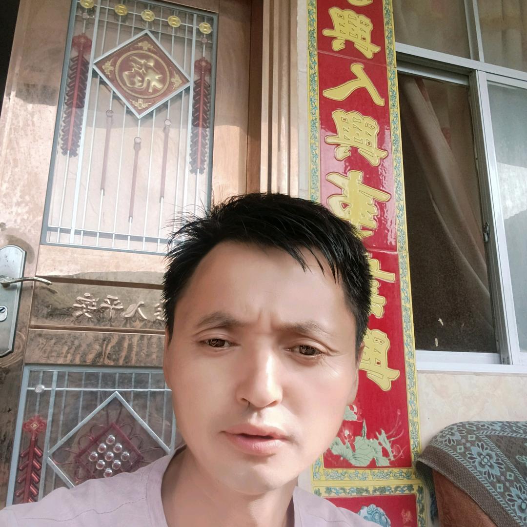 樱花雨下