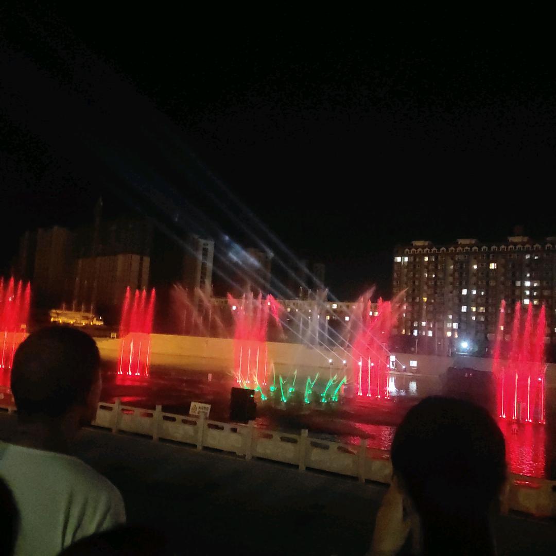 萍水相逢