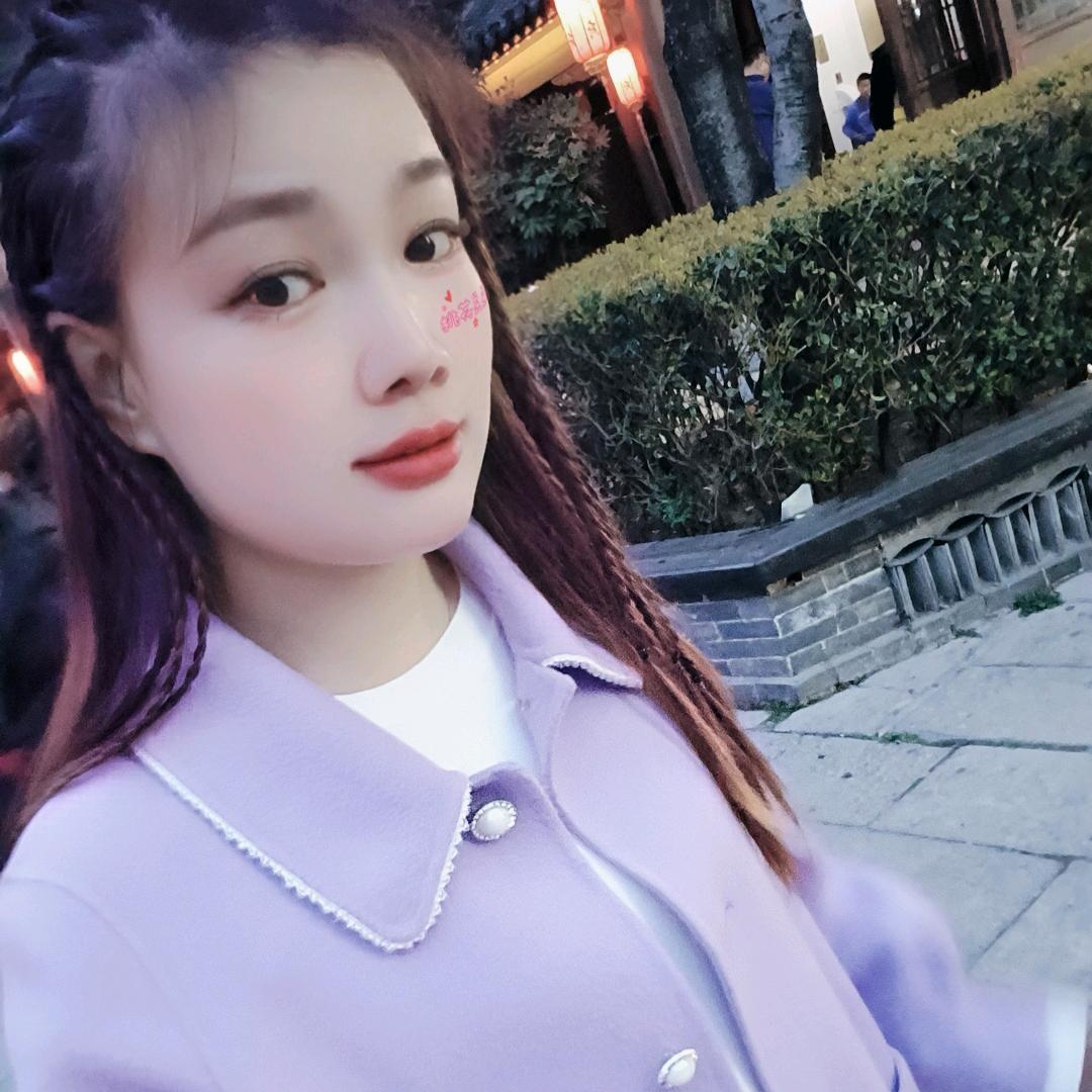努力的小女人