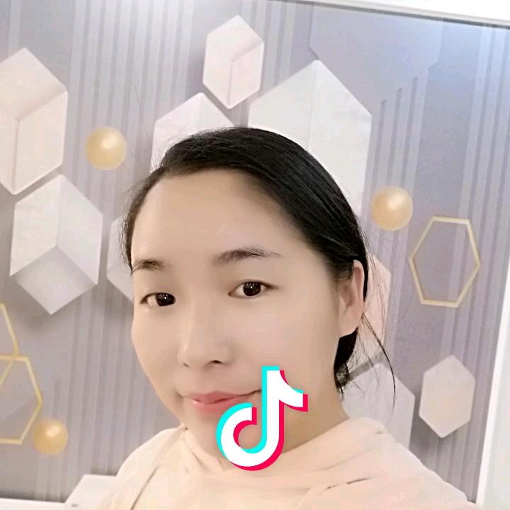 卖水果的88年老品种女人