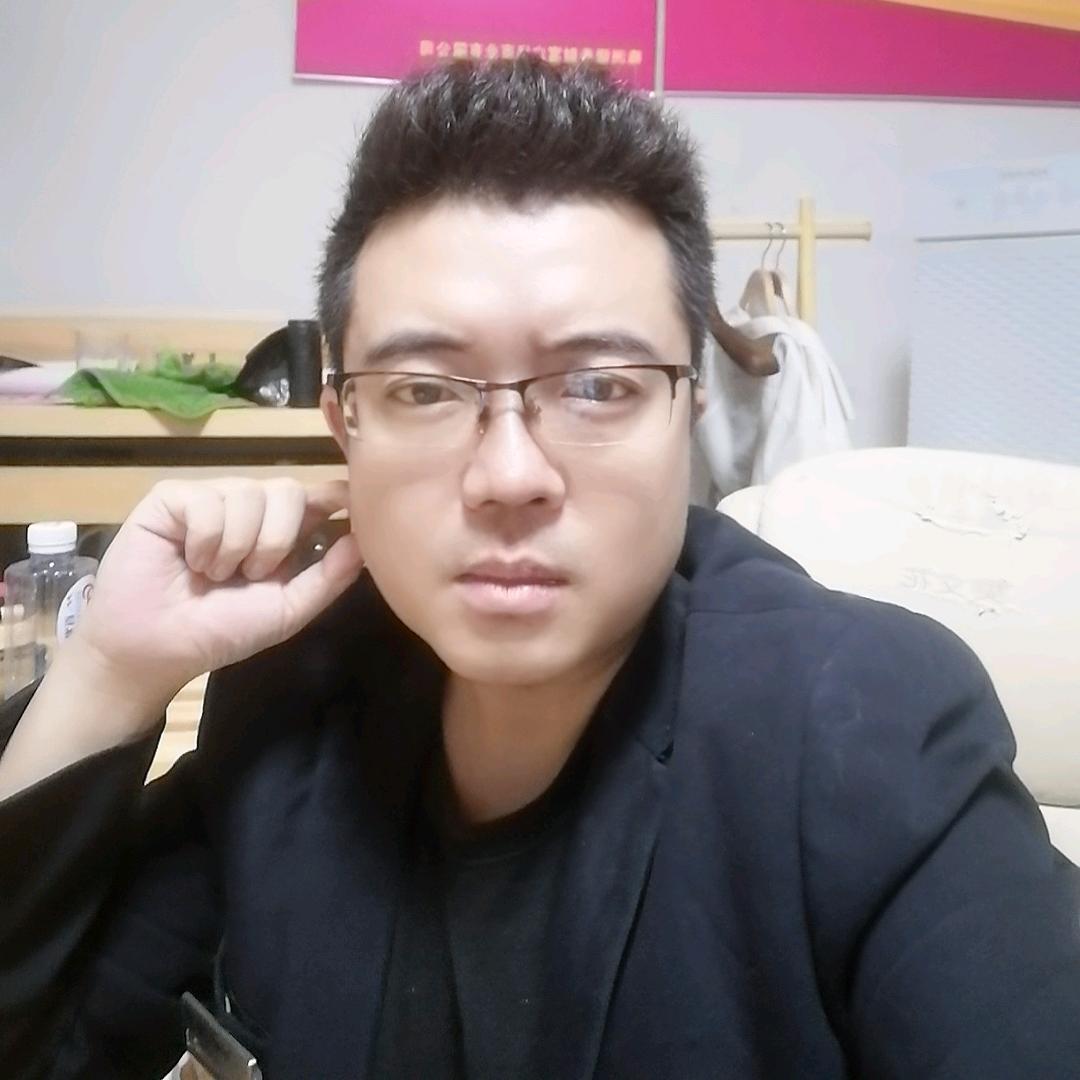 平凡但努力的黑胖子