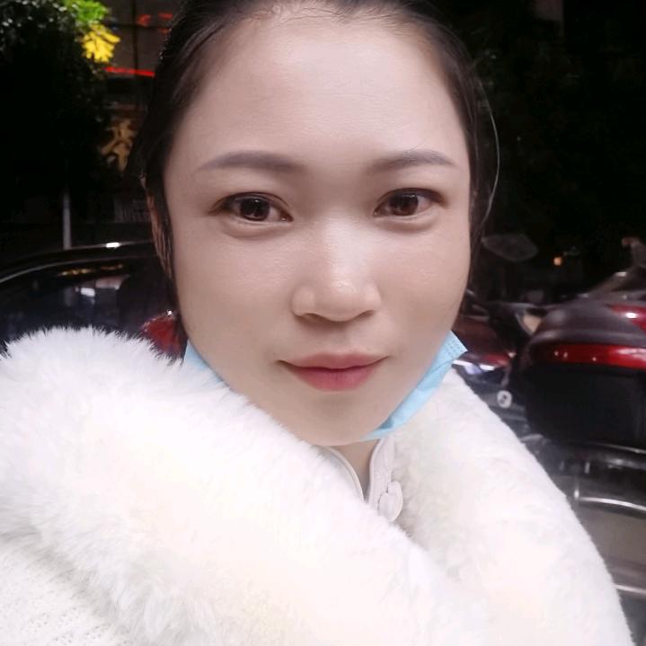 悬崖上的藤蔓