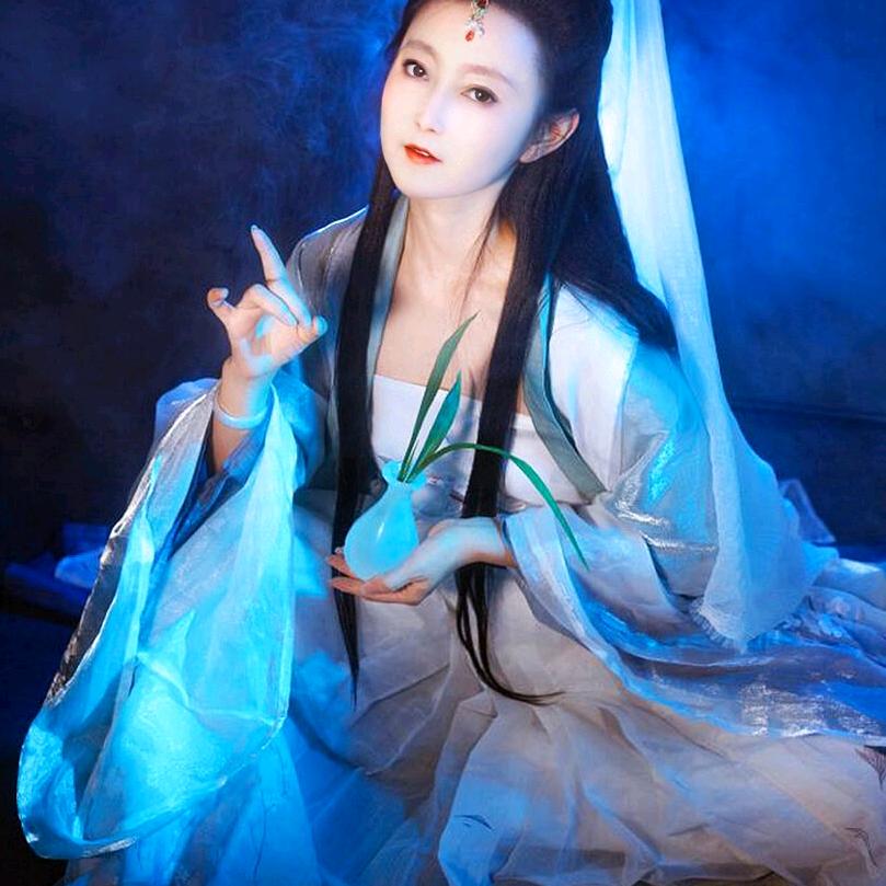 牛轭桥夜市周黑鸭周姐